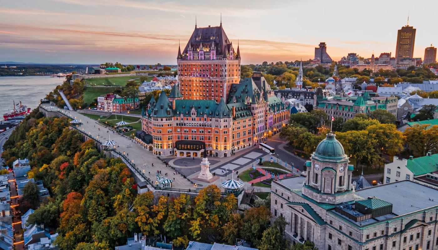 Vue aérienne sur le Vieux-Québec en automne