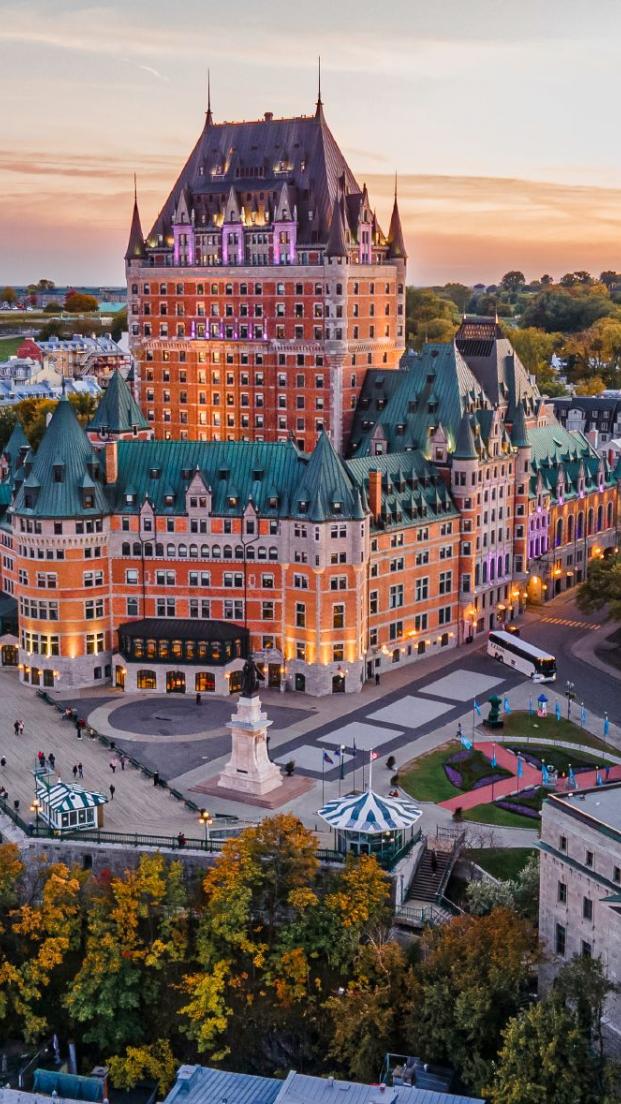 Vue aérienne sur le Vieux-Québec en automne