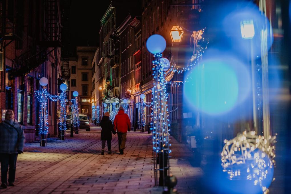 Rue du Vieux-Québec illuminée en hiver