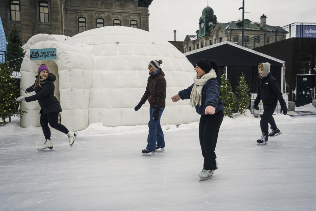 Patineurs sur la Discoglace