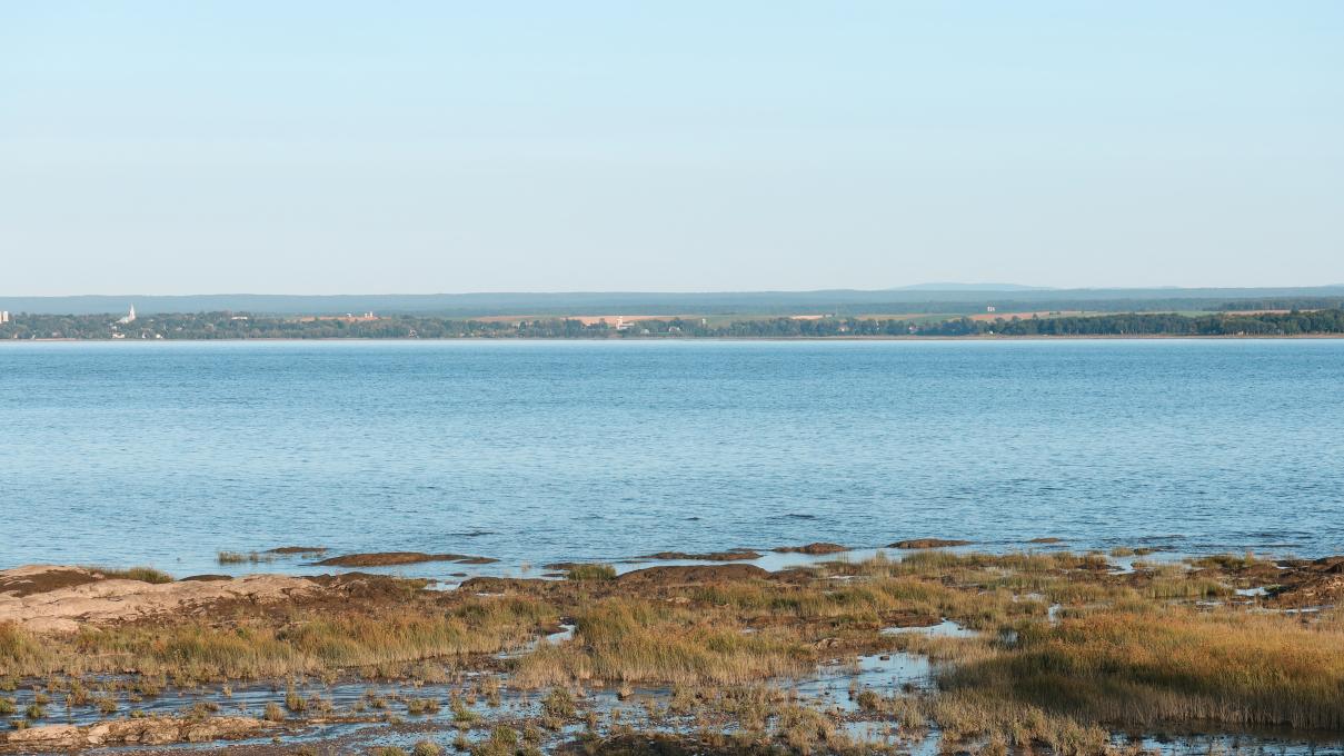 Vue sur le fleuve à partir du Resto de la plage