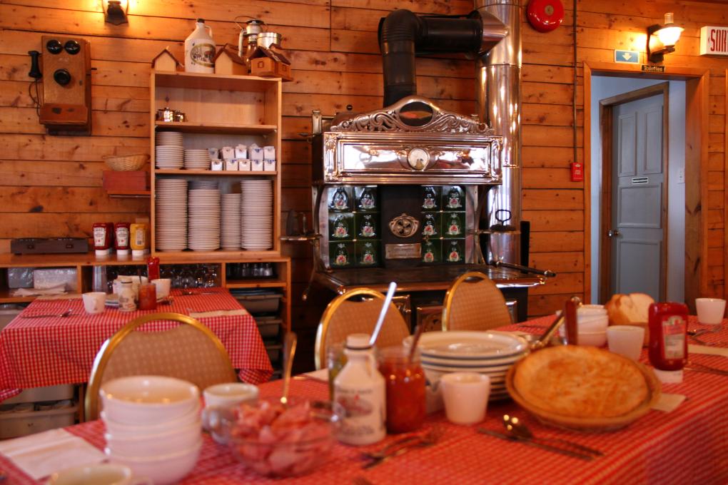 Le Relais des Pins, Restaurant - Cabane à sucre - Repas de cabane