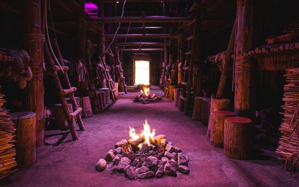 Hôtel-Musée Premières Nations - Long House campfires