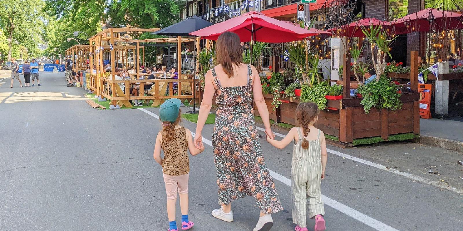 A family walking in Limoilou