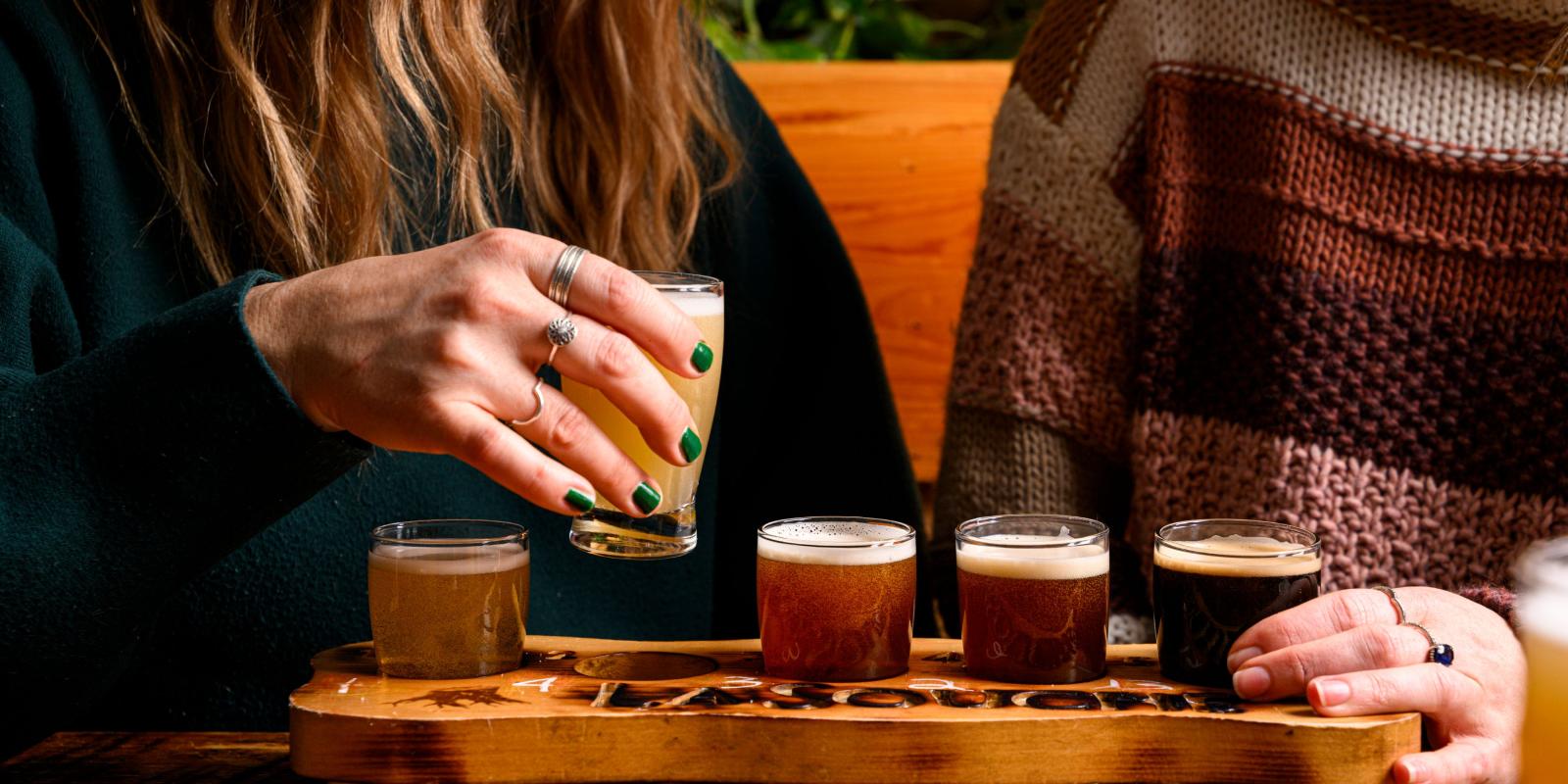 Verres de dégustation dans une microbrasserie