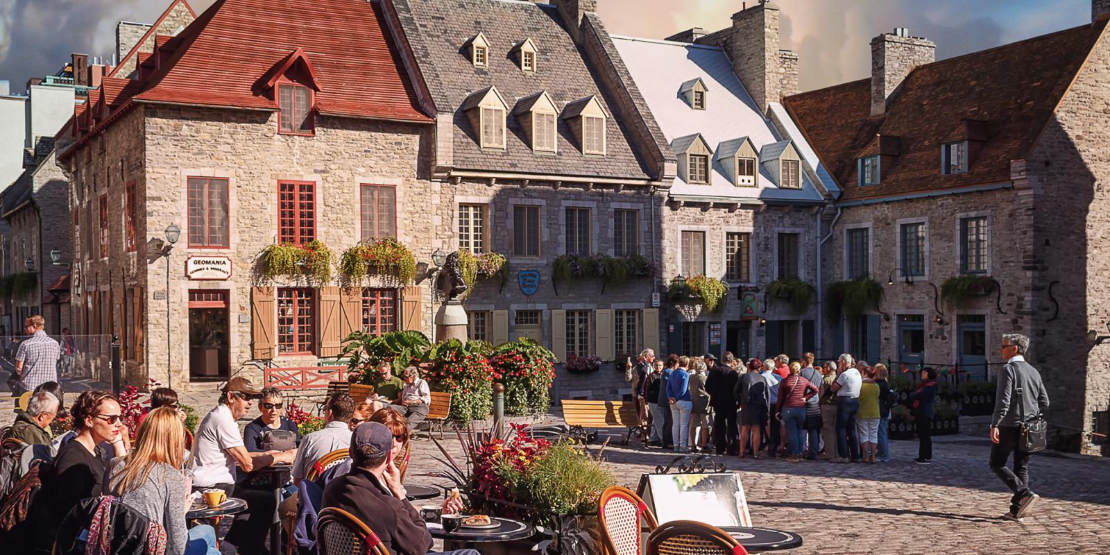 Touristes à la place Royale