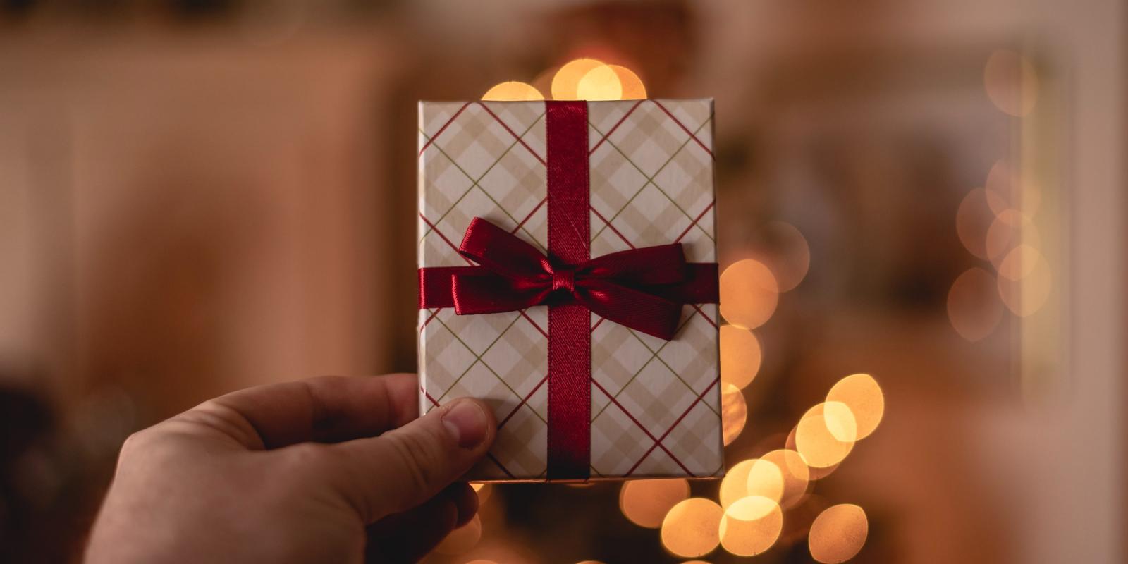 Méga sélection : les 100 meilleurs cadeaux à offrir à un homme pour Noël –