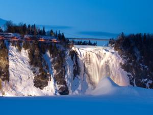 Parc de la Chute-Montmorency - Chute en hiver et pain de sucre