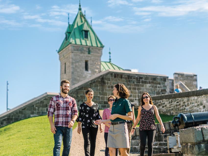 Visite o guia de História da Fortifications-de-Québec