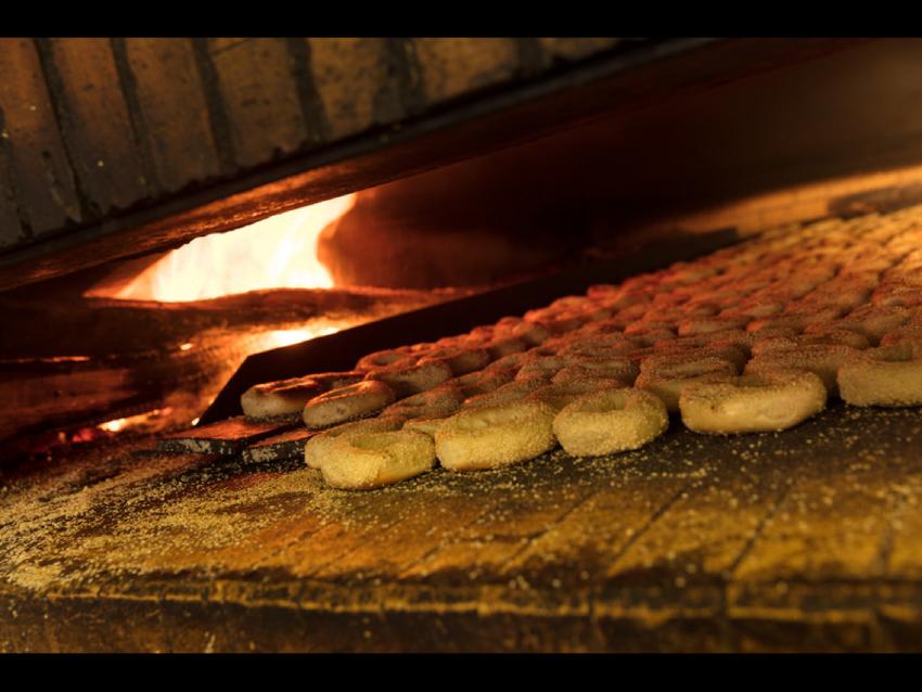 Bagel Maguire Café - bagel cuit sur place dans un authentique four à bois!