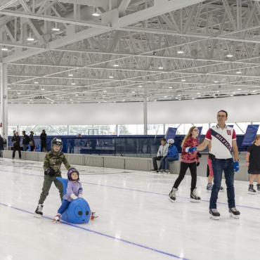 Patineurs au Centre des glaces de Québec