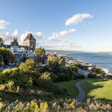 Vue sur Québec et le fleuve à partir de la terrasse Pierre Dugua-de-Mons